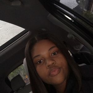 Meet your Posher, Adina